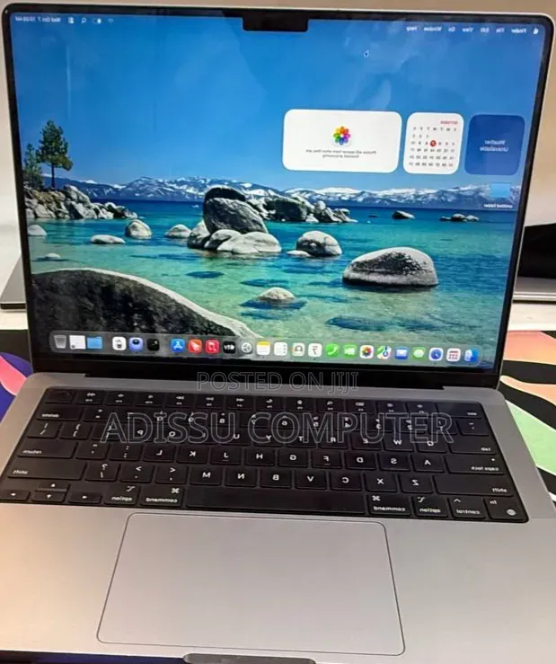 New Laptop Apple MacBook Pro 2023 M3 Pro 8GB Apple M3 Pro SSD 512GB