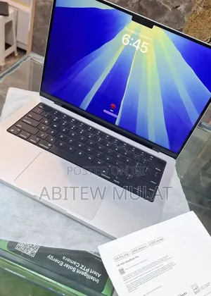 New Laptop Apple MacBook Pro 2024 M4 Pro 24GB Apple M4 Pro SSD 512GB
