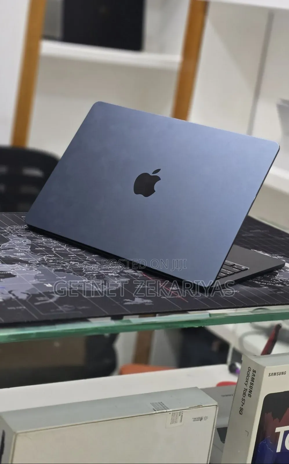 New Laptop Apple MacBook Air 2022 M2 8GB Apple M2 SSD 256GB