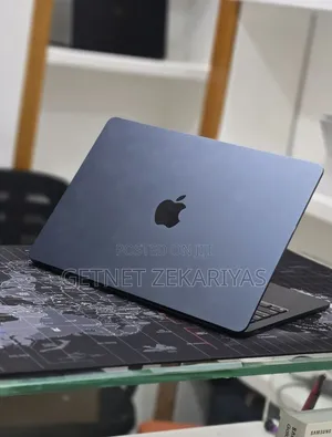 New Laptop Apple MacBook Air 2022 M2 8GB Apple M2 SSD 256GB