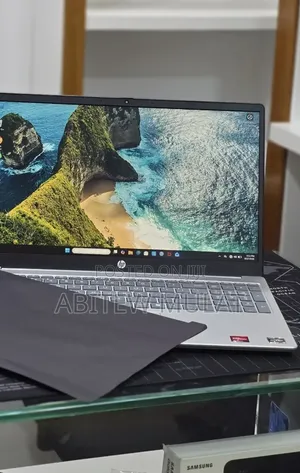 New Laptop HP Stream Notebook 8GB AMD Ryzen 5 SSD 512GB