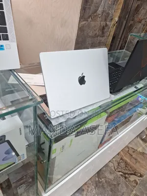 New Laptop Apple MacBook Pro 2024 M4 24GB Apple M4 Pro SSD 512GB