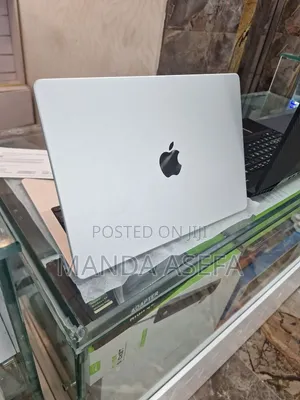 New Laptop Apple MacBook Pro 2024 M4 24GB Apple M4 Pro SSD 512GB