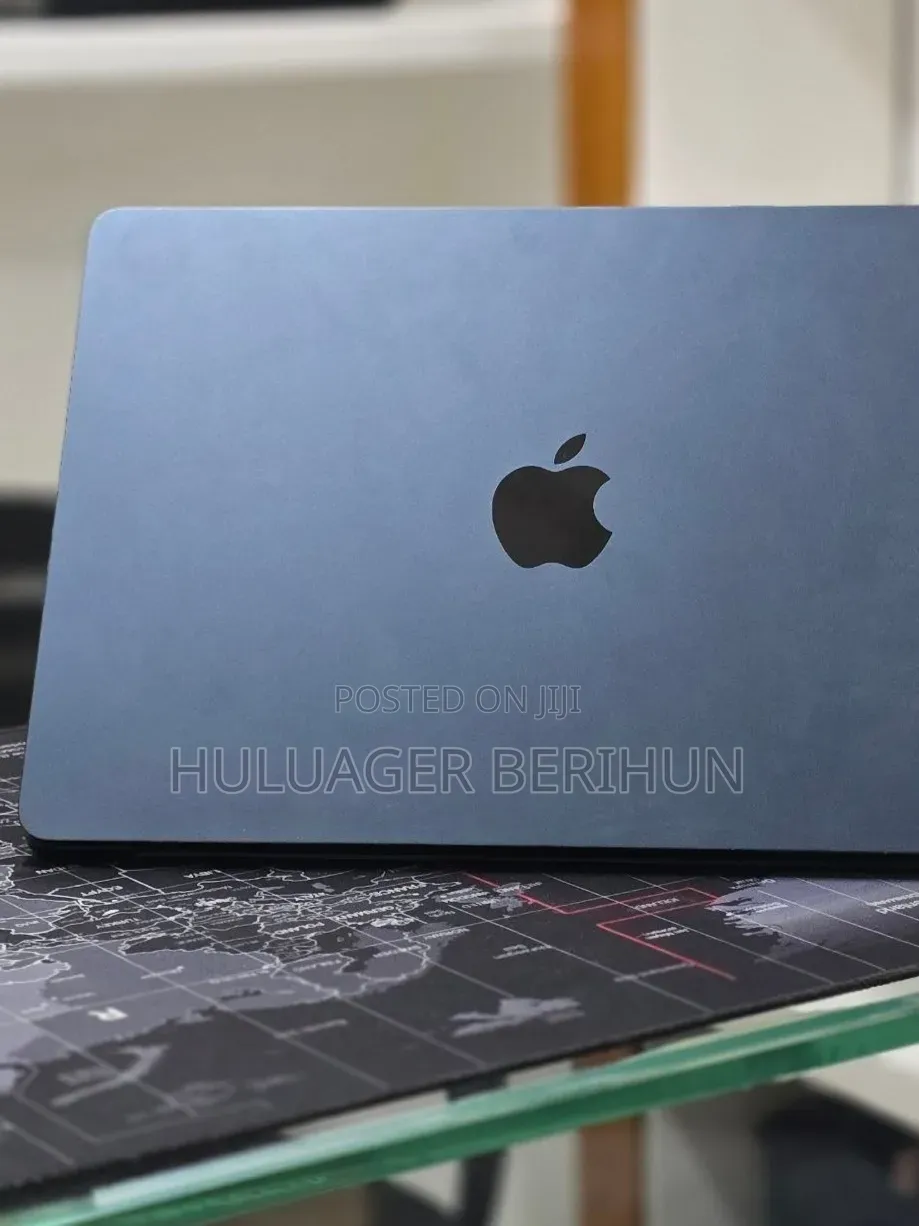 New Laptop Apple MacBook Air 2022 M2 8GB Apple M2 SSD 256GB