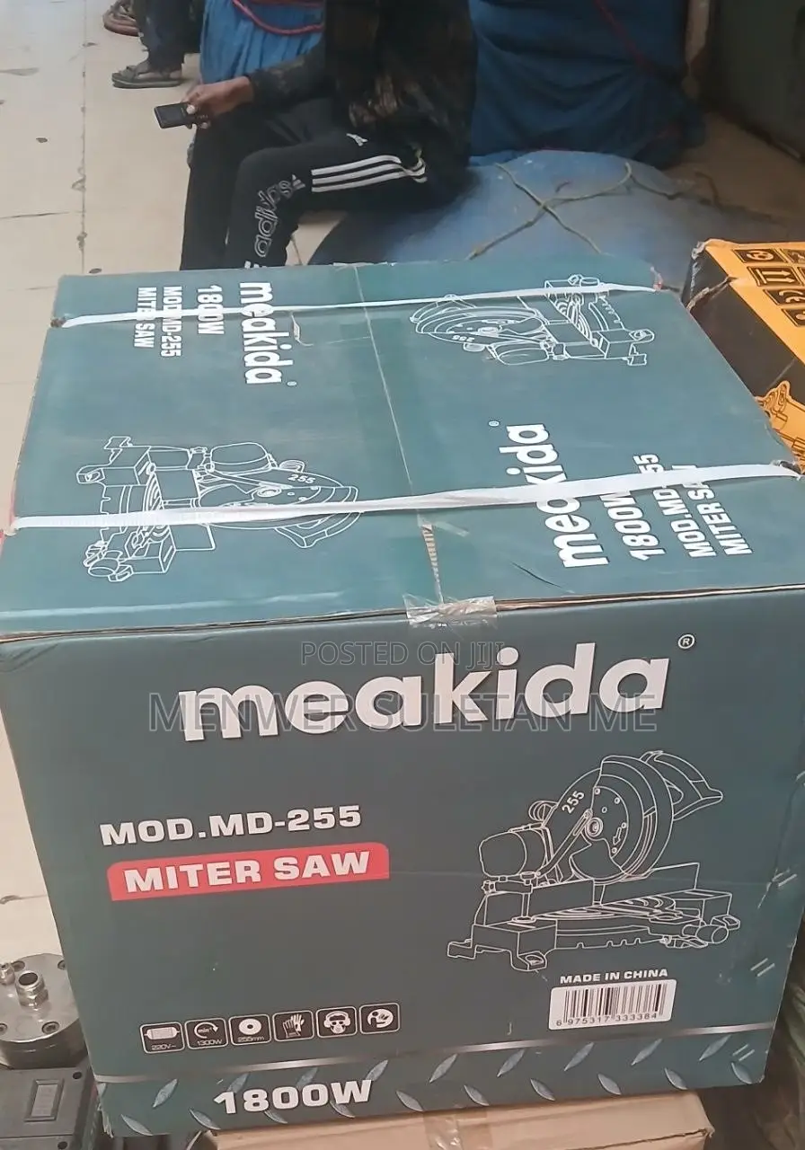 Miter Saw Machine