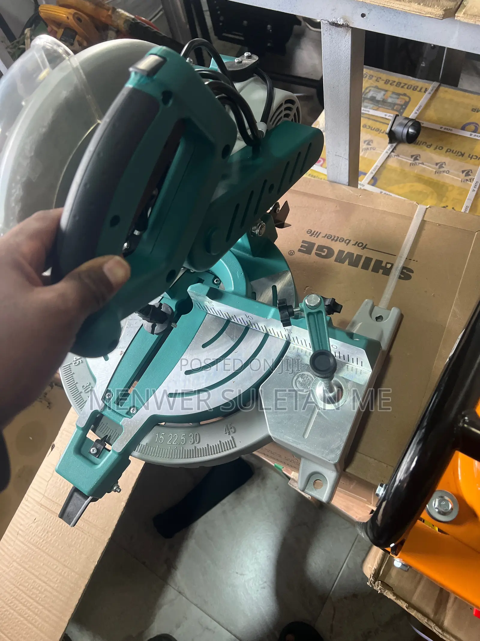 Miter Saw Machine