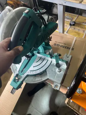 Miter Saw Machine