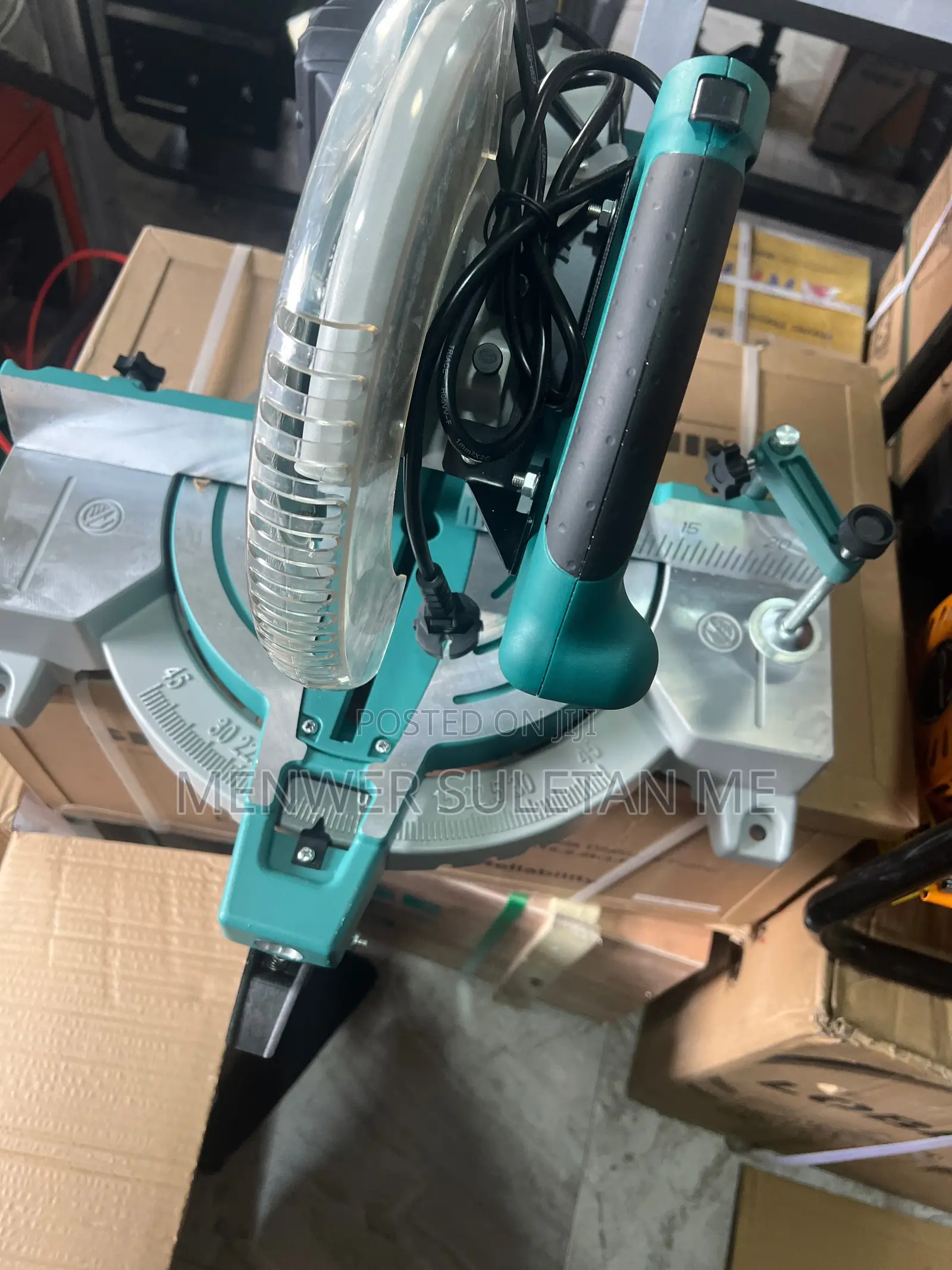 Miter Saw Machine