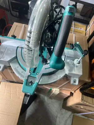 Miter Saw Machine