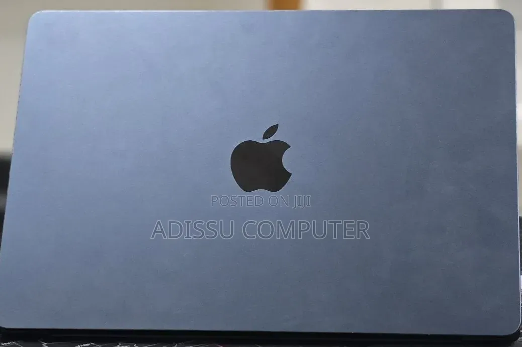 New Laptop Apple MacBook Air 2022 M2 8GB Apple M2 SSD 256GB
