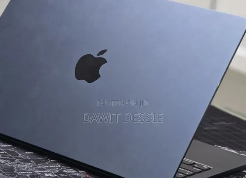 New Laptop Apple MacBook Air 2022 M2 8GB Apple M2 SSD 256GB
