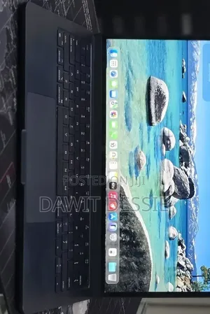 New Laptop Apple MacBook Air 2022 M2 8GB Apple M2 SSD 256GB