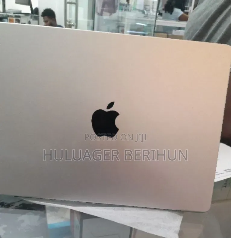 New Laptop Apple MacBook Pro 2024 M4 24GB Apple M4 Pro SSD 512GB