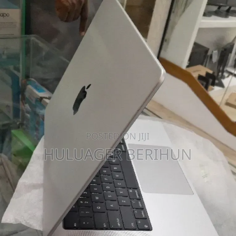 New Laptop Apple MacBook Pro 2024 M4 24GB Apple M4 Pro SSD 512GB