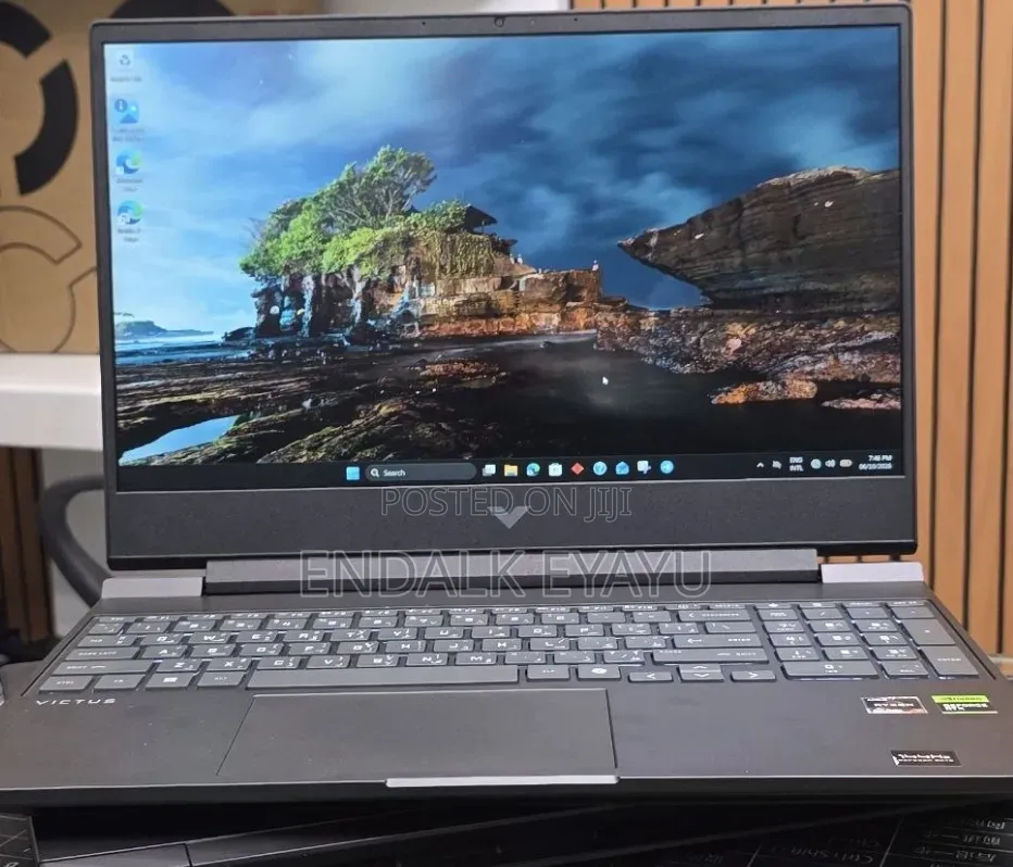 New Laptop HP Victus 16 16GB AMD Ryzen 7 SSD 512GB