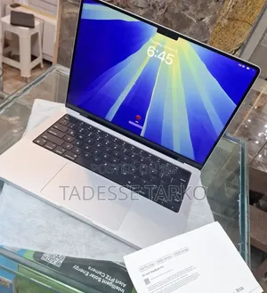 New Laptop Apple MacBook Pro 2024 M4 24GB Apple M4 Pro SSD 512GB