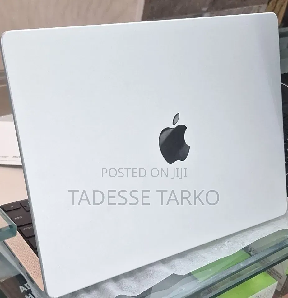 New Laptop Apple MacBook Pro 2024 M4 24GB Apple M4 Pro SSD 512GB