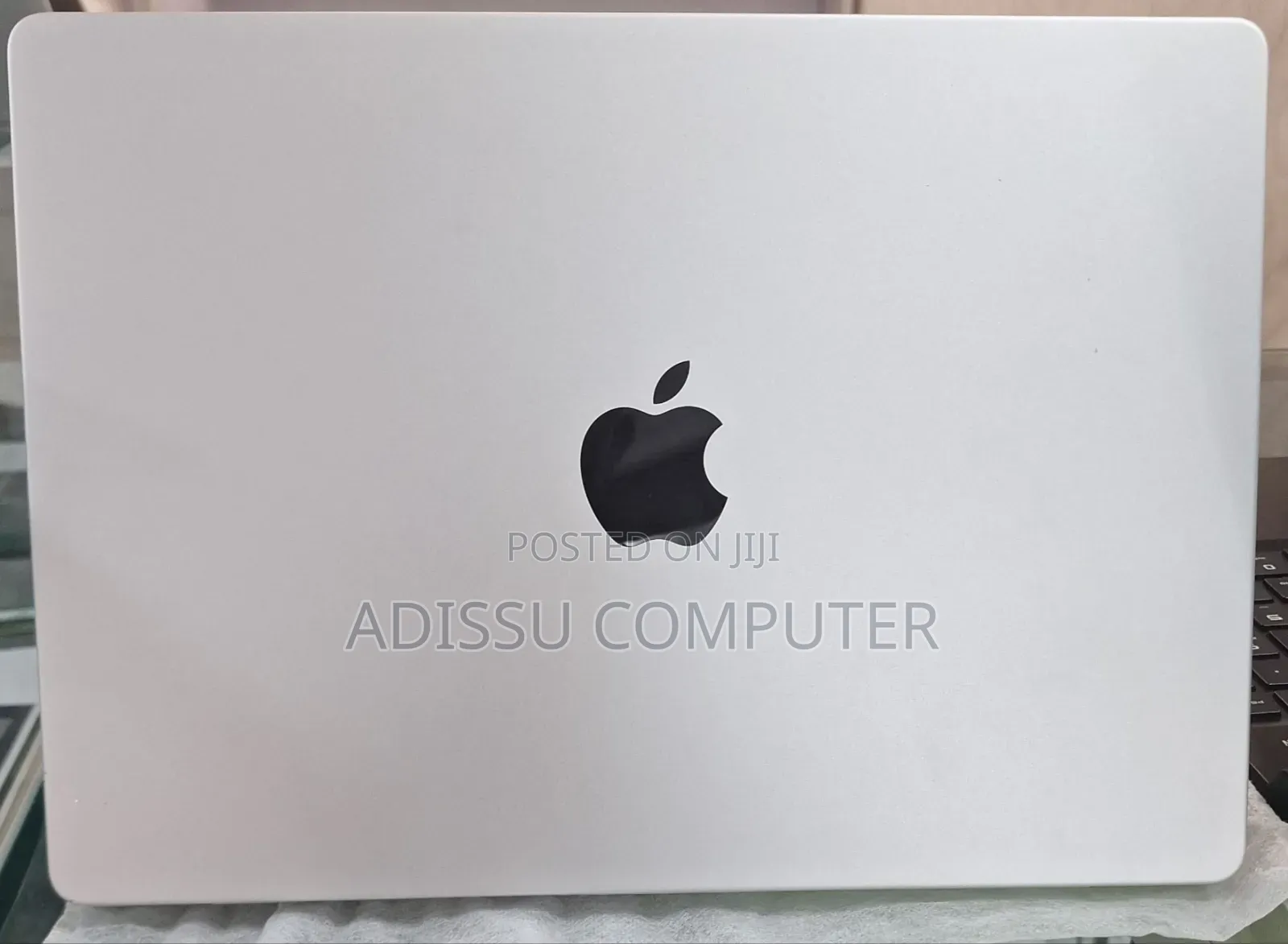 New Laptop Apple MacBook Pro 2024 M4 24GB Apple M4 Pro SSD 512GB