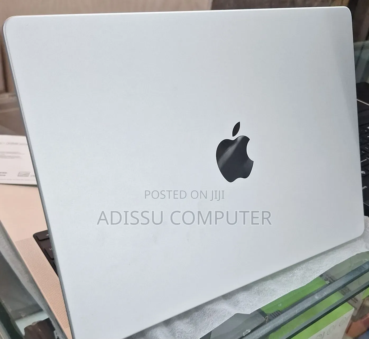 New Laptop Apple MacBook Pro 2024 M4 24GB Apple M4 Pro SSD 512GB