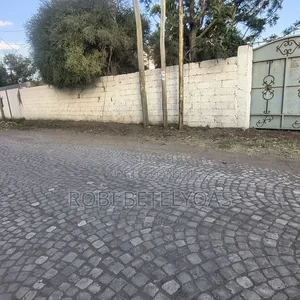 6bdrm House in Service, East Shewa for sale