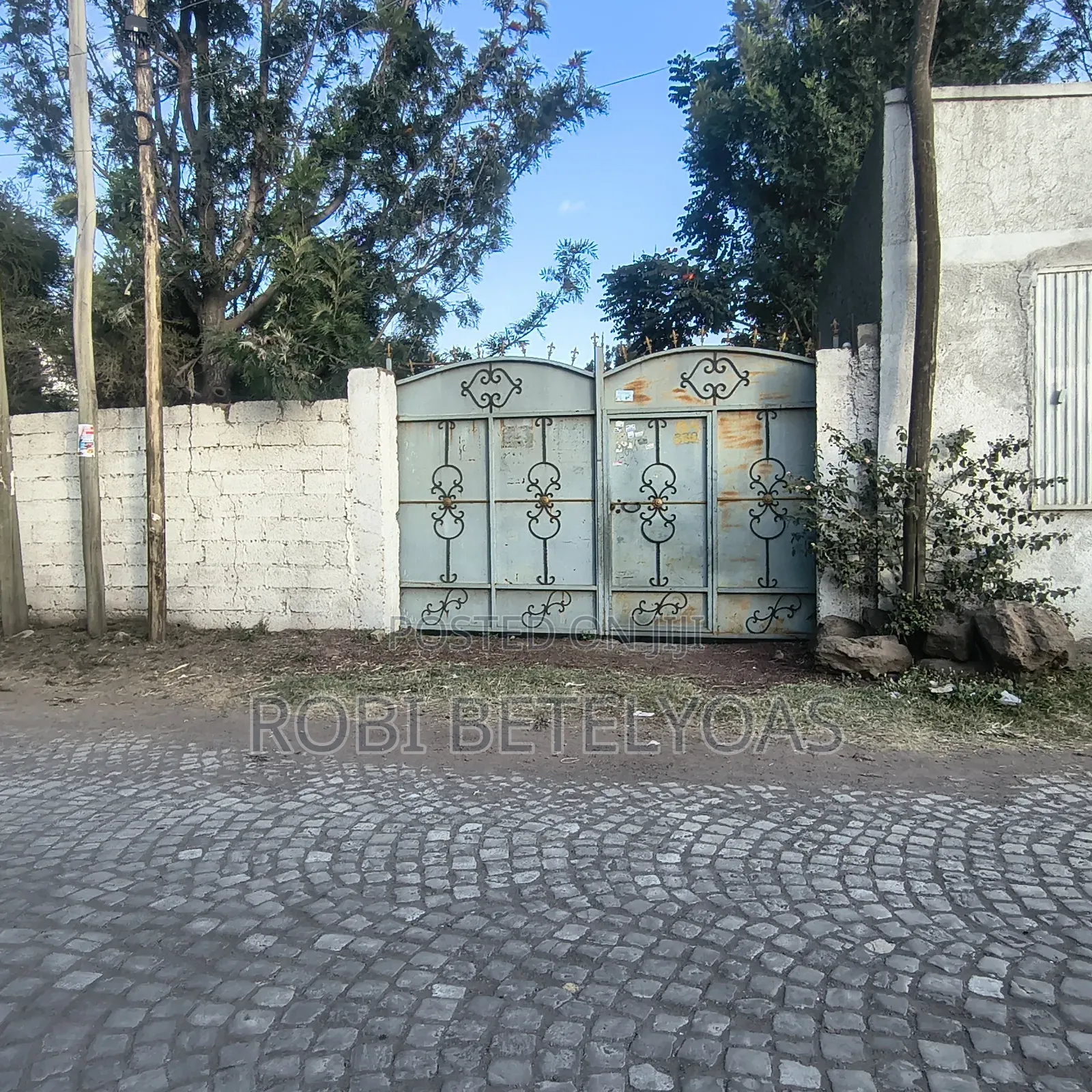 6bdrm House in Service, East Shewa for sale