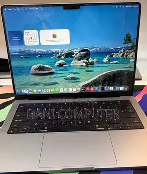 New Laptop Apple MacBook Pro 2024 M3 8GB Apple M3 Pro SSD 512GB