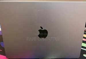 New Laptop Apple MacBook Pro 2024 M3 8GB Apple M3 Pro SSD 512GB