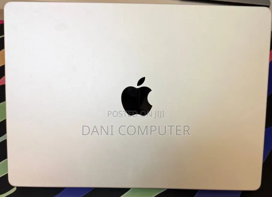 New Laptop Apple MacBook Pro 2021 M1 16GB Apple M1 Pro SSD 512GB