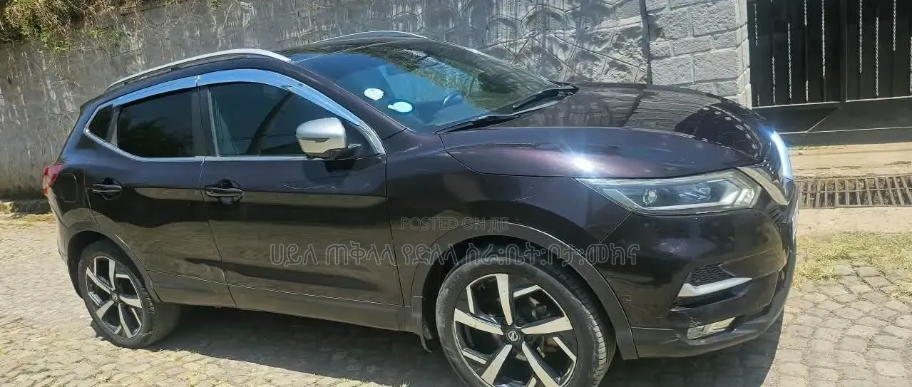Nissan Qashqai 2018 Maroon