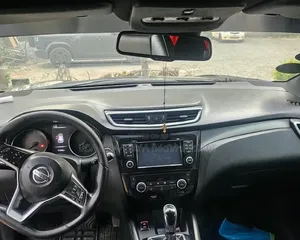 Nissan Qashqai 2018 Maroon