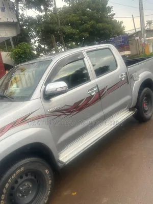 Toyota Hilux 2014 Purple