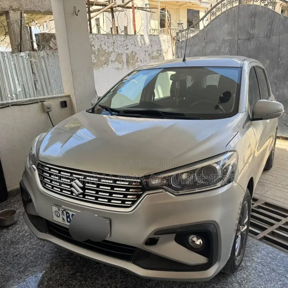 Suzuki Ertiga 2021 Silver