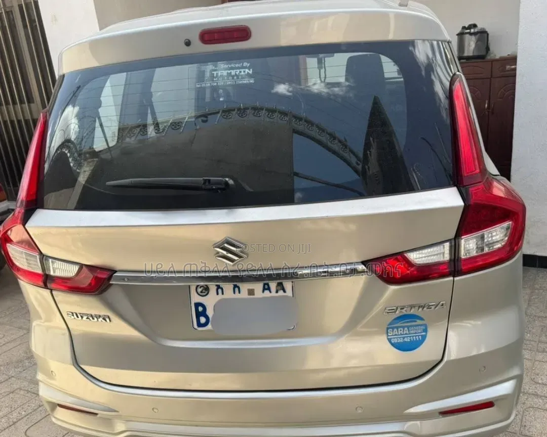 Suzuki Ertiga 2021 Silver