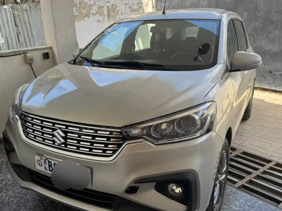 Suzuki Ertiga 2021 Silver