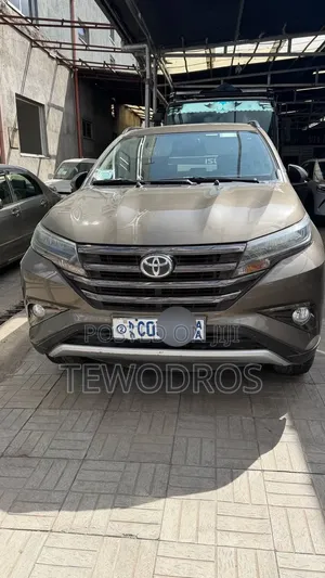 Toyota Rush 2022 Burgundy