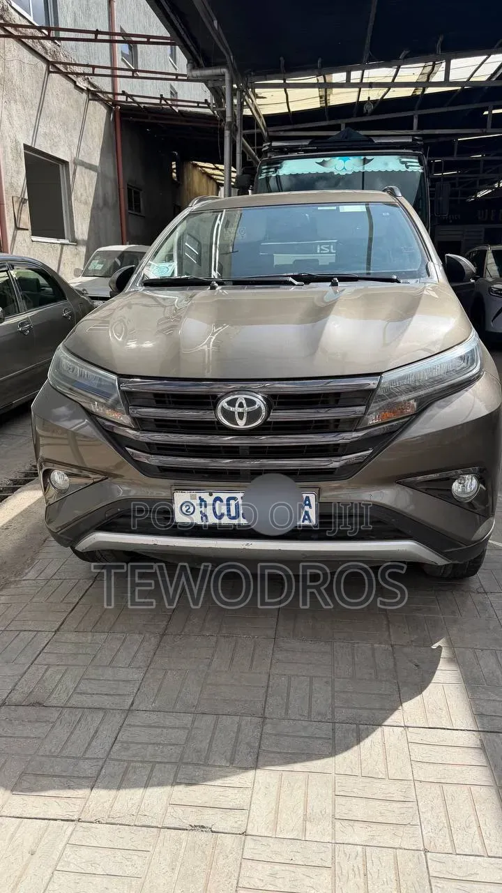 Toyota Rush 2022 Burgundy