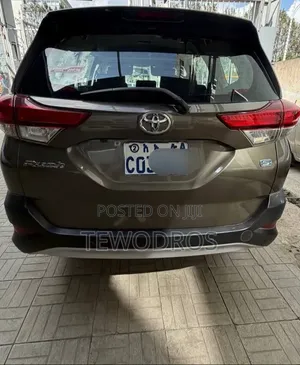 Toyota Rush 2022 Burgundy