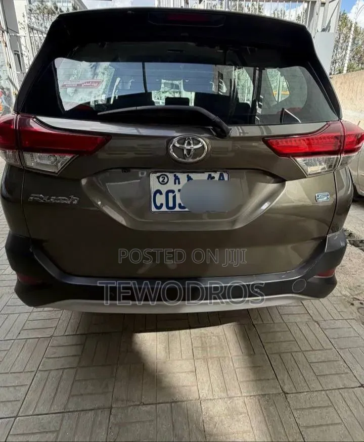 Toyota Rush 2022 Burgundy