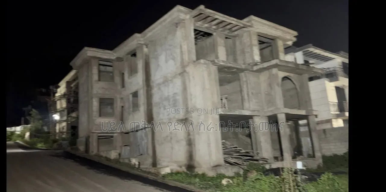 8bdrm Townhouse/Terrace in Dmc Real State, Nifas Silk-Lafto for sale