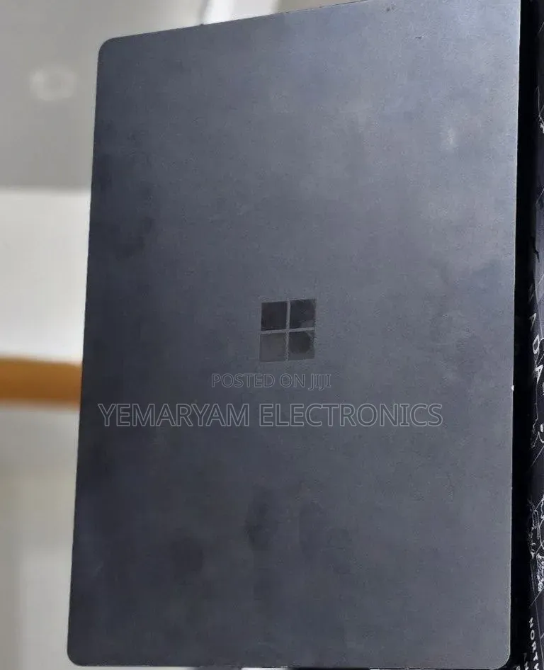 New Laptop Microsoft Surface 16GB Intel Core i7 SSD 512GB