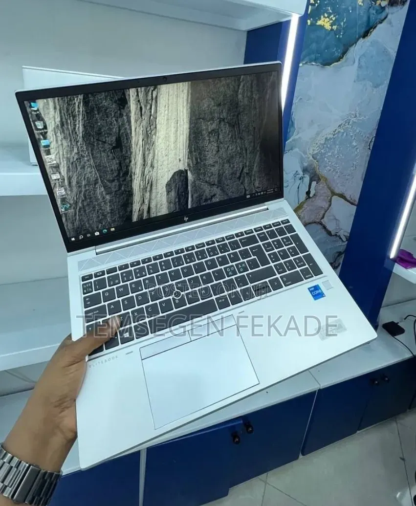 New Laptop HP EliteBook 850 G8 16GB Intel Core i5 SSD 512GB