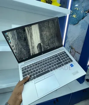 New Laptop HP EliteBook 850 G8 16GB Intel Core i5 SSD 512GB