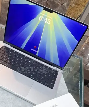 New Laptop Apple MacBook Pro 2024 M4 24GB Apple M4 Pro SSD 512GB