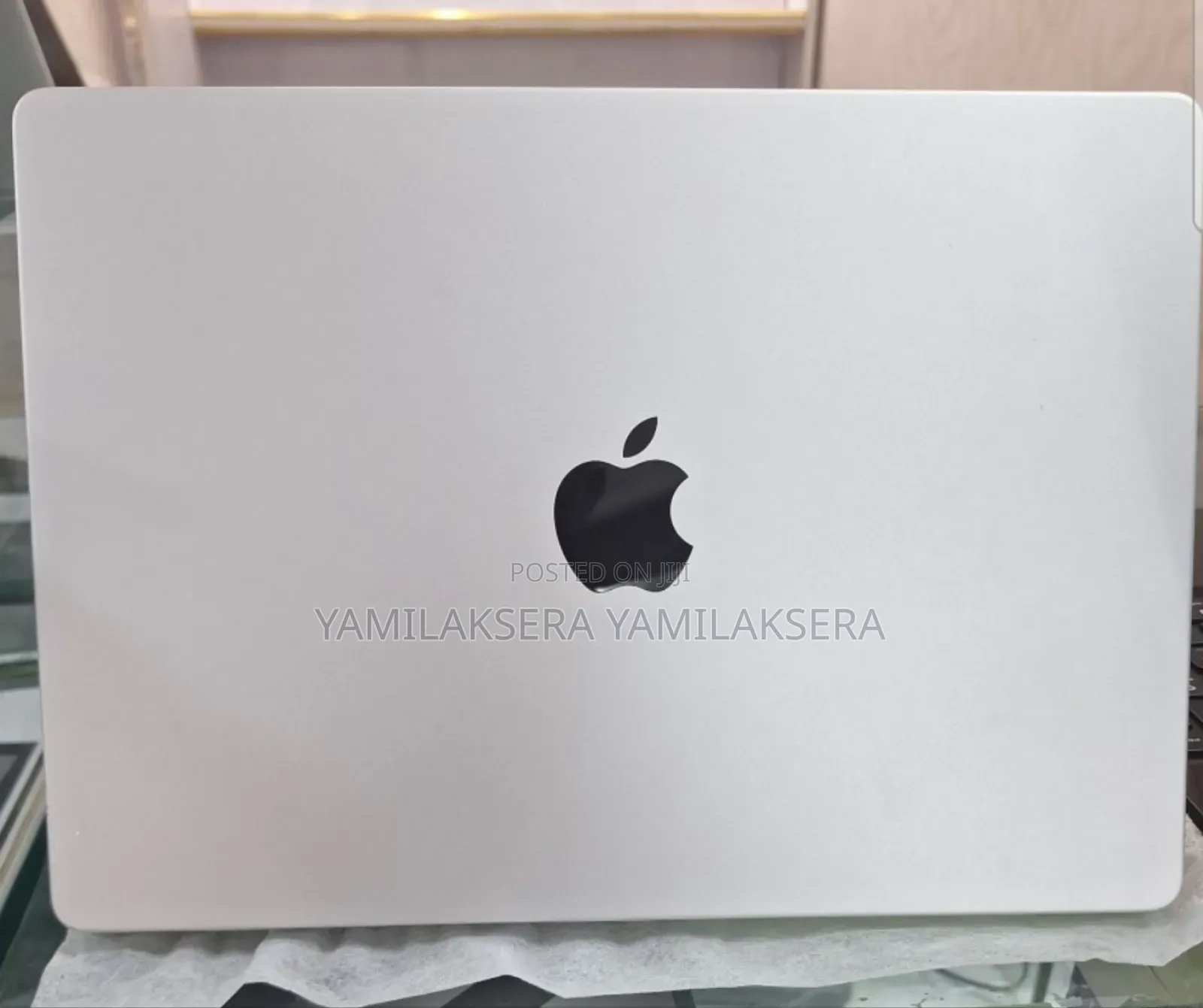 New Laptop Apple MacBook Pro 2024 M4 24GB Apple M4 SSD 512GB
