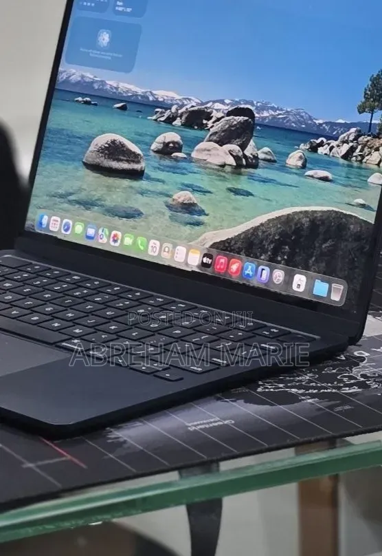 New Laptop Apple MacBook Air 2022 M2 8GB Apple M2 SSD 256GB