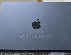 New Laptop Apple MacBook Air 2022 M2 8GB Apple M2 SSD 256GB