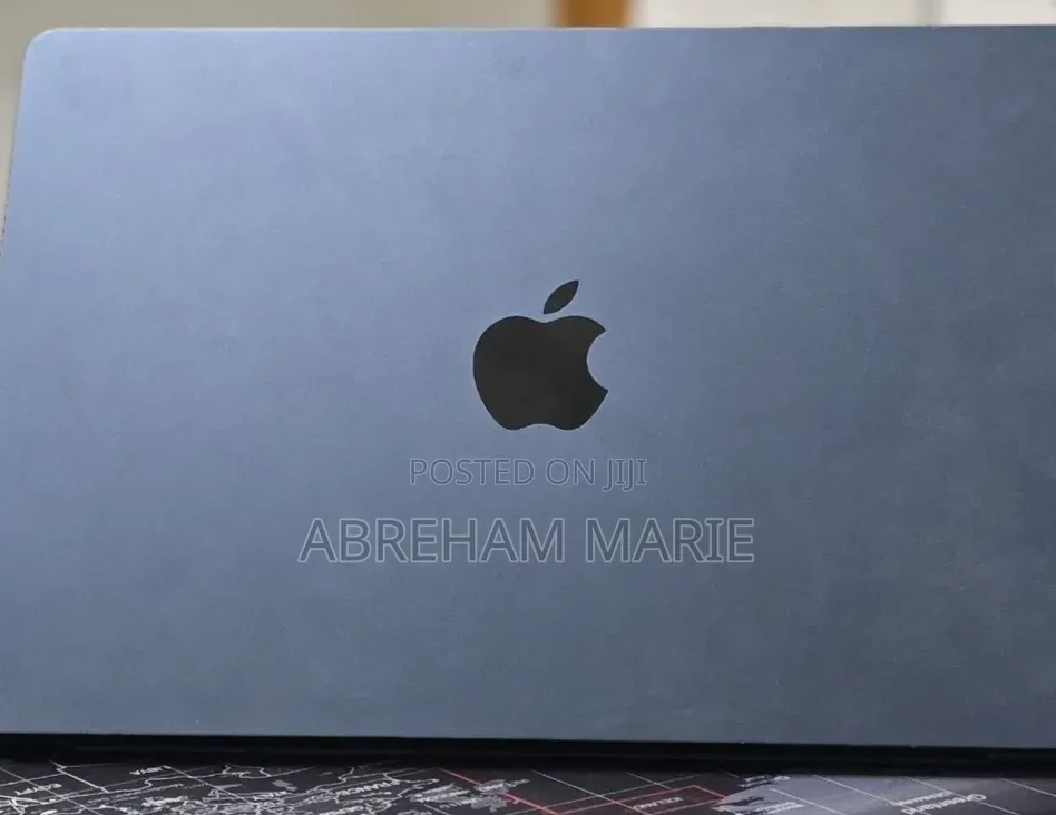 New Laptop Apple MacBook Air 2022 M2 8GB Apple M2 SSD 256GB