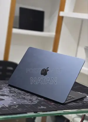 New Laptop Apple MacBook Air 2022 M2 8GB Apple M2 SSD 256GB