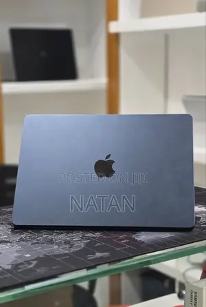 New Laptop Apple MacBook Air 2022 M2 8GB Apple M2 SSD 256GB