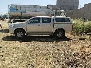 Toyota Hilux 2013 Silver